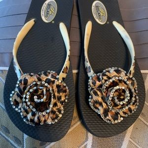 ☀️BLING LEOPARD FLIP FLOPS☀️